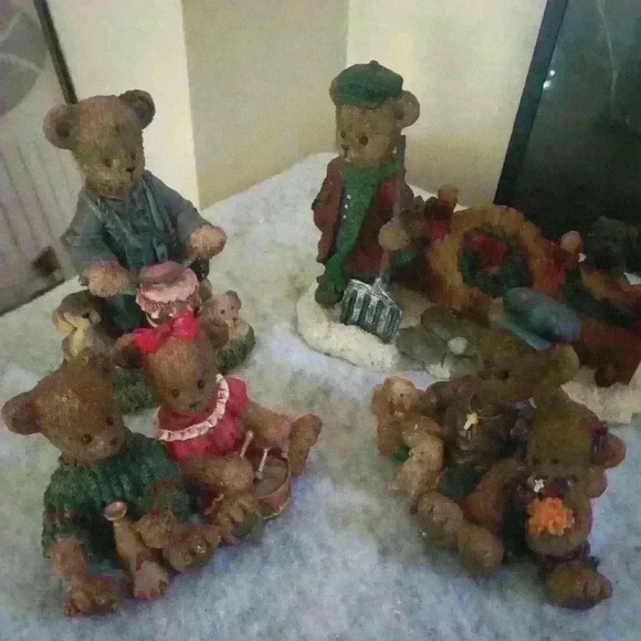 Bears and puppies, set of 4 resin decor - Picture 7 of 7